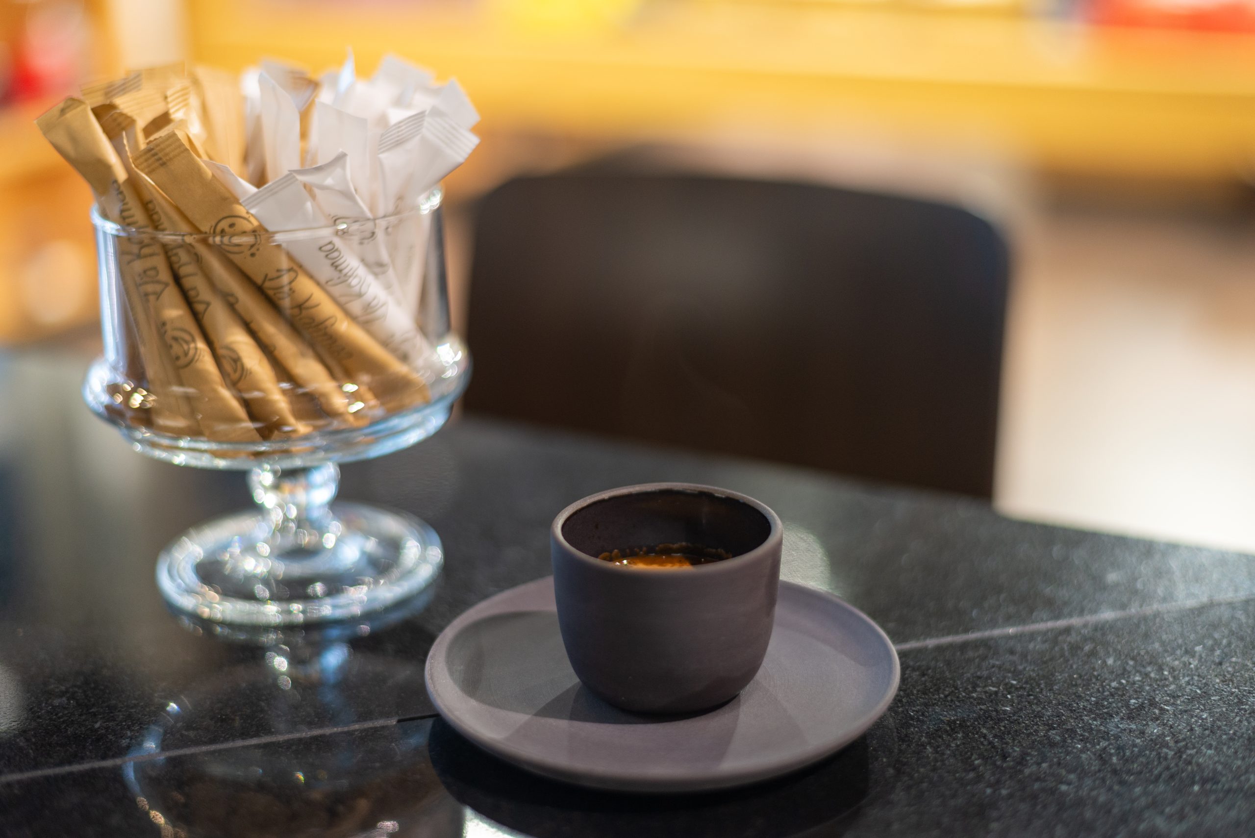 Porzellan Tassen Espresso Edizione 1 Nera 4er Set in Holzbox