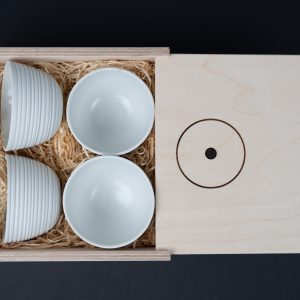 Porzellan Tassen Cappuccino Edizione 2 Bianca Struttura 4er Set in Holzbox