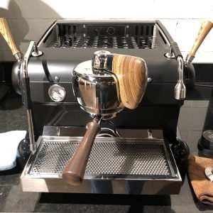 Slayer Espresso 1 Gruppig Black Cat Zebrano Wood