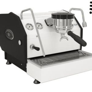 La Marzocco GS/3 AV Flat White - Gehäuse weiss und Seitenteile mit schwarzem Kunststoff
